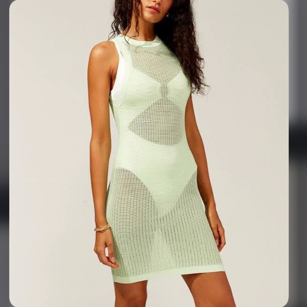 Solid & Striped NWT mesh Carson Dress in pistachio; beach dress
